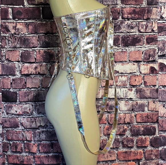Envision Me In Gold Holographic Corset - Picture 4 of 11